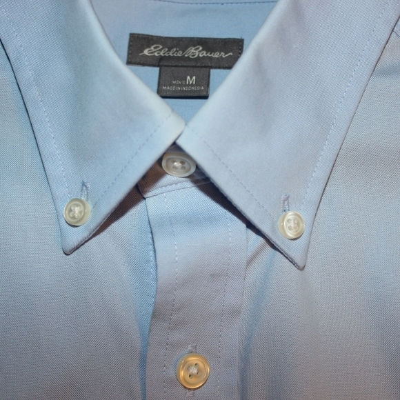 Eddie Bauer Wrinkle Free Relaxed Fit Button Down Shirt - Picture 3 of 7